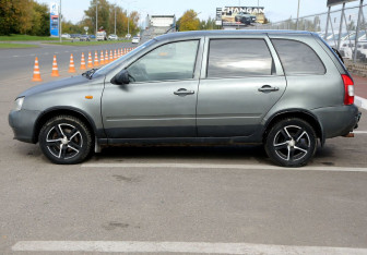 Подержанный автомобиль LADA (ВАЗ) Kalina Hatchback 2011 года (4 фото)