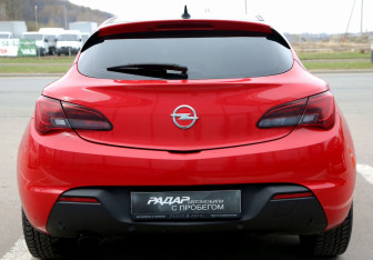 Подержанный автомобиль Opel Astra Hatchback 2013 года (5 фото)
