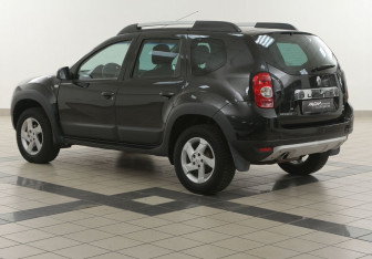 Подержанный автомобиль Renault Duster 2013 года (2 фото)