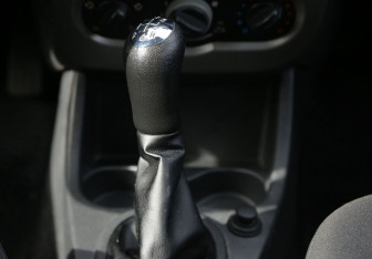 Подержанный автомобиль Renault Logan Sedan 2011 года (13 фото)