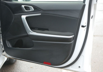 Подержанный автомобиль Kia Ceed Hatchback 2022 года (19 фото)