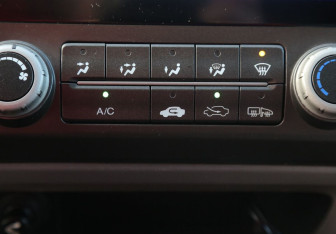 Подержанный автомобиль Honda Civic Sedan 2008 года (17 фото)