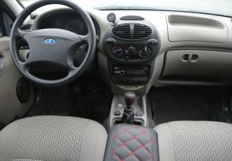 Подержанный автомобиль LADA (ВАЗ) Kalina Hatchback 2010 года (12 фото)