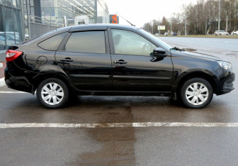 Подержанный автомобиль LADA (ВАЗ) Granta Liftback 2019 года (7 фото)