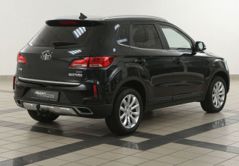 Подержанный автомобиль FAW Besturn X40 2021 года (4 фото)