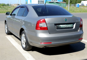 Подержанный автомобиль Skoda Octavia Liftback 2011 года (4 фото)