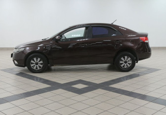 Подержанный автомобиль Kia Cerato Sedan 2011 года (5 фото)
