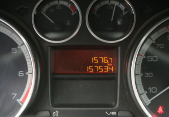 Подержанный автомобиль Peugeot 408 2012 года (18 фото)