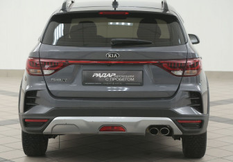 Подержанный автомобиль Kia Rio Hatchback 2021 года (3 фото)