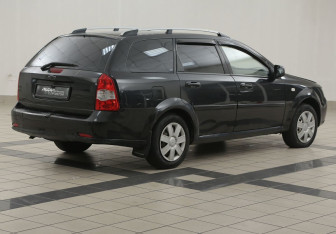 Подержанный автомобиль Chevrolet Lacetti Wagon 2010 года (4 фото)