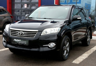 Подержанный автомобиль Toyota RAV4 2011 года (3 фото)