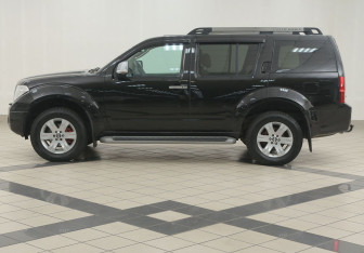 Подержанный автомобиль Nissan Pathfinder 2008 года (7 фото)
