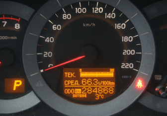 Подержанный автомобиль Toyota RAV4 2011 года (19 фото)