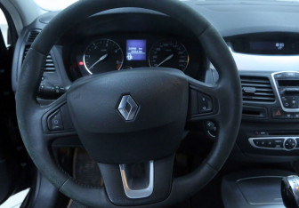 Подержанный автомобиль Renault Laguna Wagon 2008 года (10 фото)