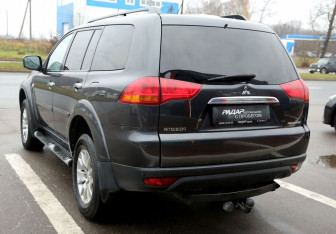 Подержанный автомобиль Mitsubishi Pajero Sport 2013 года (4 фото)