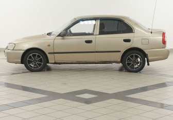 Подержанный автомобиль Hyundai Accent Sedan 2006 года (7 фото)