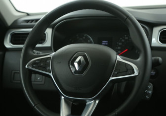 Подержанный автомобиль Renault Arkana 2020 года (16 фото)
