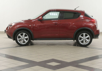 Подержанный автомобиль Nissan Juke 2012 года (7 фото)