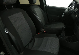 Подержанный автомобиль Renault Logan Sedan 2013 года (10 фото)
