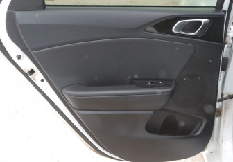 Подержанный автомобиль Kia Ceed Hatchback 2018 года (23 фото)