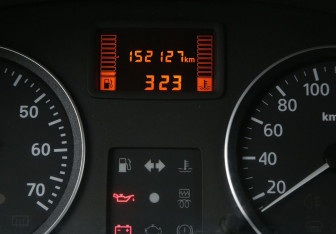 Подержанный автомобиль Renault Sandero 2010 года (17 фото)