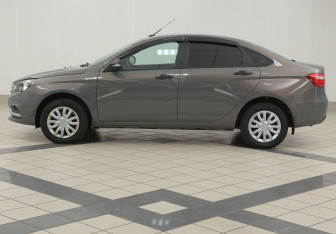 Подержанный автомобиль LADA (ВАЗ) Vesta Sedan 2022 года (7 фото)