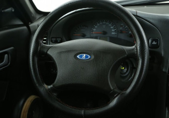 Подержанный автомобиль LADA (ВАЗ) 2112 2006 года (16 фото)