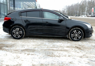 Подержанный автомобиль Chevrolet Cruze Hatchback 2014 года (7 фото)