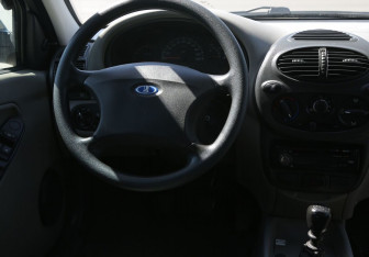 Подержанный автомобиль LADA (ВАЗ) Kalina Hatchback 2011 года (14 фото)