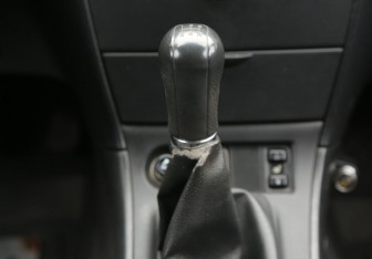 Подержанный автомобиль Toyota Corolla Sedan 2006 года (13 фото)