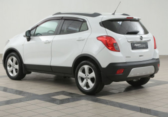 Подержанный автомобиль Opel Mokka 2013 года (2 фото)