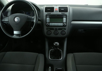 Подержанный автомобиль Volkswagen Golf Hatchback 2007 года (12 фото)