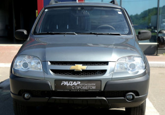 Подержанный автомобиль Chevrolet Niva 2013 года (2 фото)