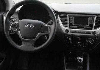 Подержанный автомобиль Hyundai Solaris Sedan 2021 года (14 фото)