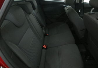 Подержанный автомобиль Ford Focus Hatchback 2017 года (11 фото)
