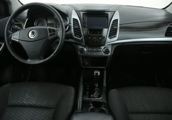 Подержанный автомобиль SsangYong Actyon 2014 года (12 фото)