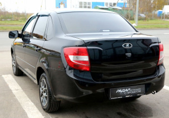 Подержанный автомобиль LADA (ВАЗ) Granta Sedan 2012 года (4 фото)