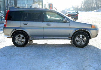 Подержанный автомобиль Honda HR-V 1999 года (7 фото)