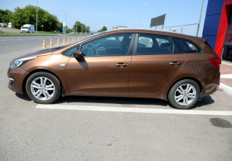 Подержанный автомобиль Kia Ceed Wagon 2017 года (8 фото)