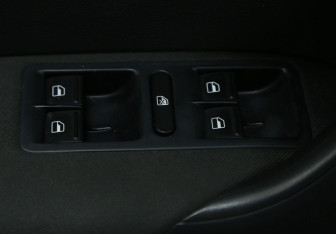 Подержанный автомобиль Volkswagen Polo Sedan 2013 года (17 фото)