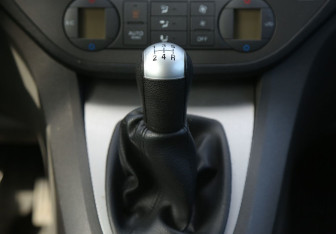 Подержанный автомобиль Ford C-MAX 2006 года (13 фото)