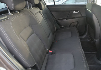 Подержанный автомобиль Kia Sportage 2013 года (11 фото)