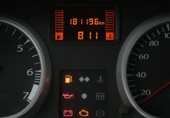 Подержанный автомобиль Renault Duster 2013 года (17 фото)