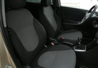 Подержанный автомобиль Hyundai Solaris Sedan 2012 года (10 фото)