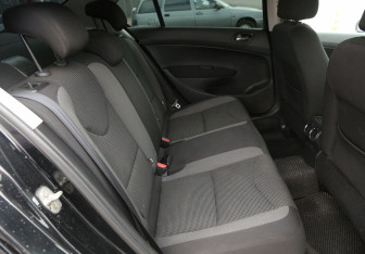Подержанный автомобиль Peugeot 408 2013 года (11 фото)
