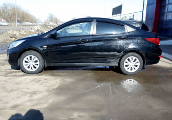 Подержанный автомобиль Hyundai Solaris Sedan 2013 года (8 фото)