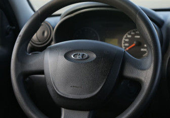 Подержанный автомобиль LADA (ВАЗ) Granta Sedan 2012 года (16 фото)