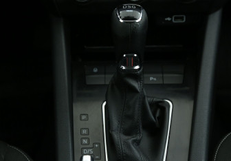 Подержанный автомобиль Skoda Octavia Liftback 2019 года (15 фото)