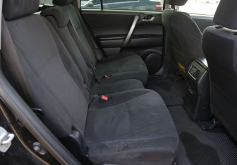 Подержанный автомобиль Toyota Highlander 2012 года (11 фото)