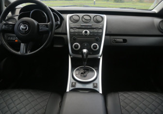 Подержанный автомобиль Mazda CX-7 2007 года (12 фото)
